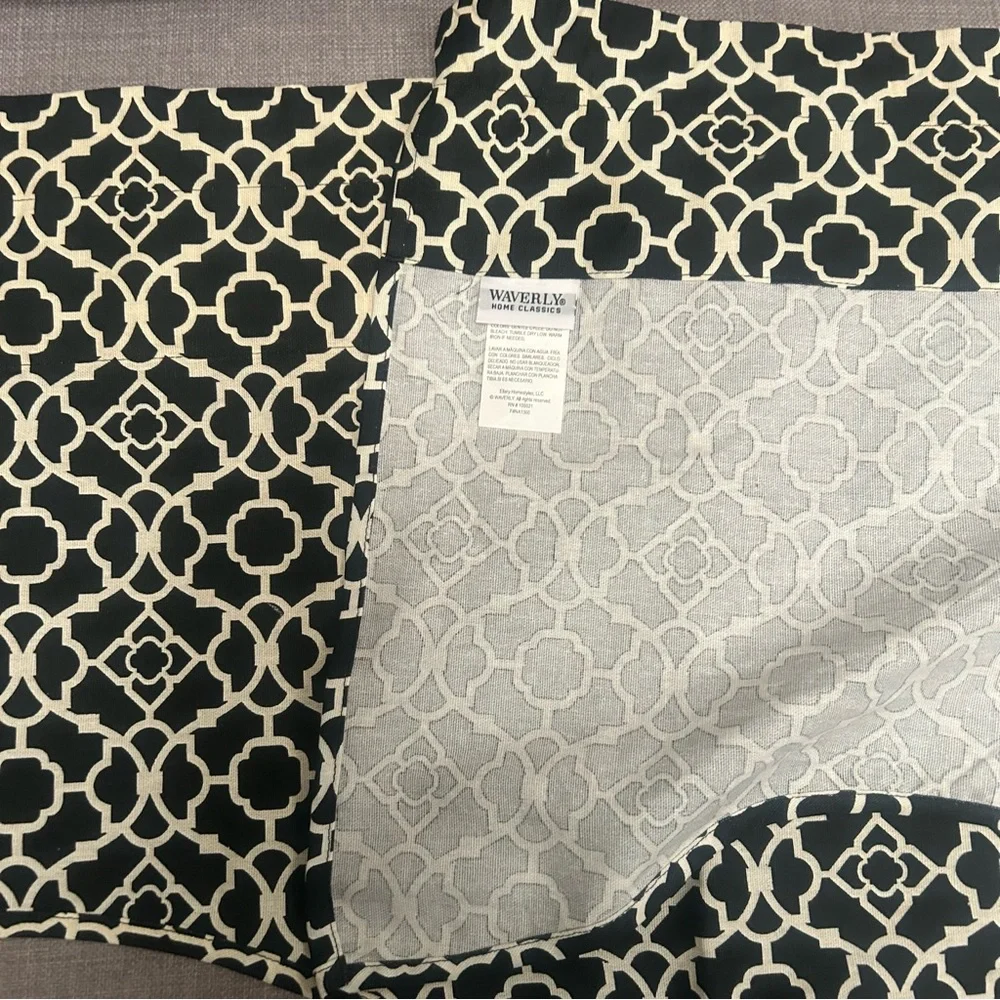 WAVERLY Black and White Cotton Patterned Window Valance #0615259B